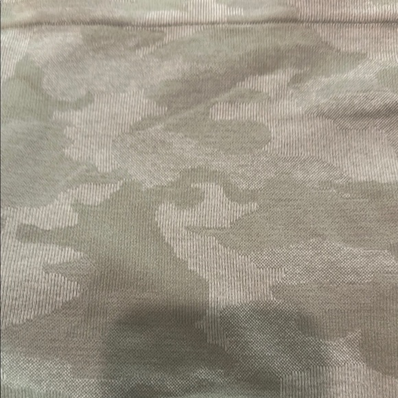 Seamless Green Camo Bike Shorts - Picture 11 of 11